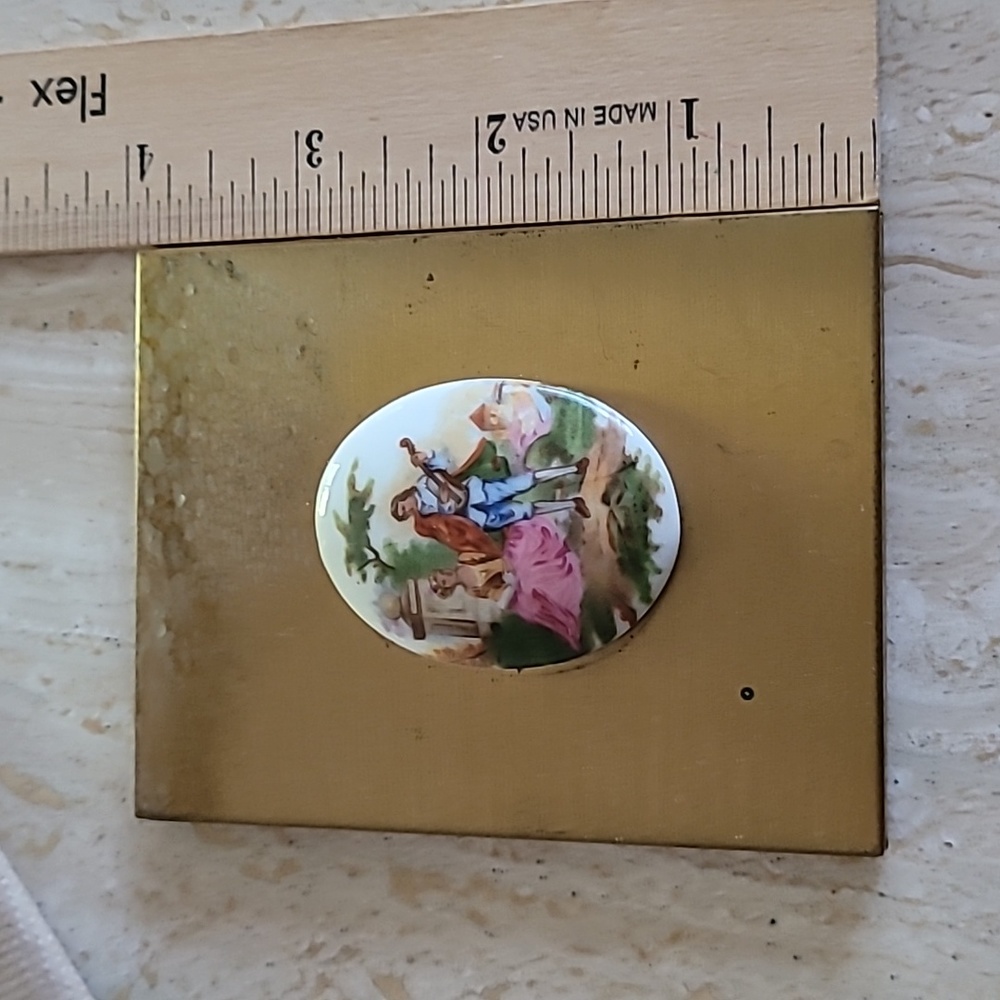 Vintage Frame & Photographs - Picture 11 of 12